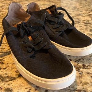 Olukai Pehluea Li sneakers (size 8.5)